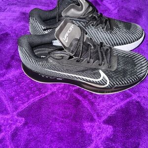 NikeCourt Air Zoom Vapor 11